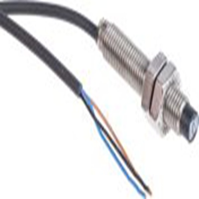 RS PRO,206-6136,电感式接近开关, 螺纹管主体, M8, 可检测4 mm, 非嵌入式安装, 2m线长, IP68, 45mm