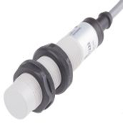 RS PRO,896-7223,电容式接近开关, 螺纹管主体, M18, 可检测8 mm, 非嵌入式安装, 2m线长, IP67, 70mm