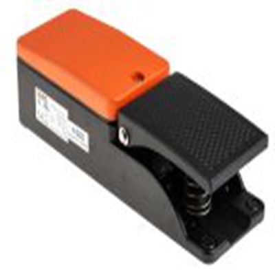 RS PRO,122-2790, 否 重型 支脚开关, SPCO触点, 触点额定600 V 交流AC 压铸铝, IP65, 10 A, 缓慢动作开关, 橙色